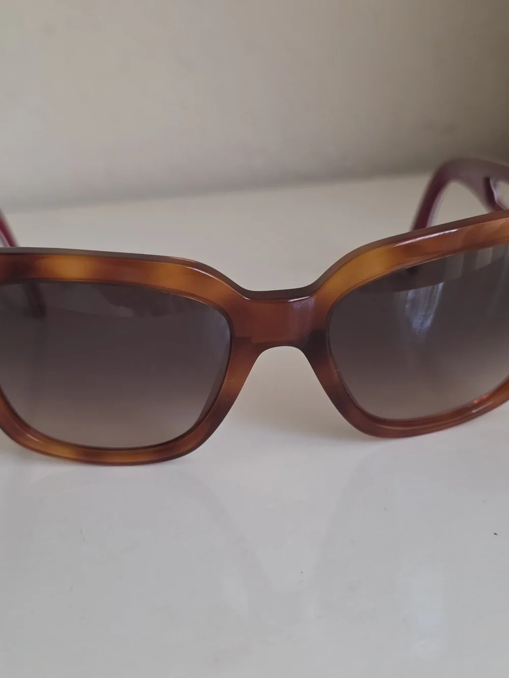 Fendi stylish sunglasses