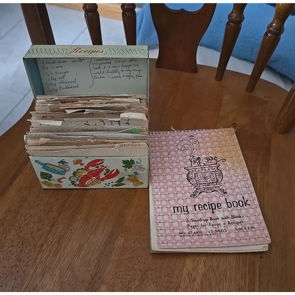 Vintage Handwritten Cut Out Classic Retro‎ Recipe Box and Stand-Up Recipe Book