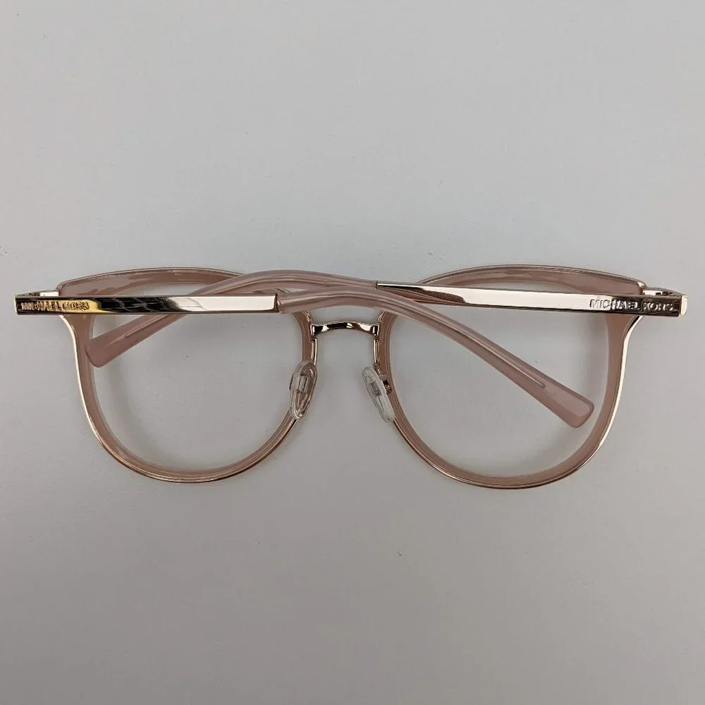 Michael Kors look temple