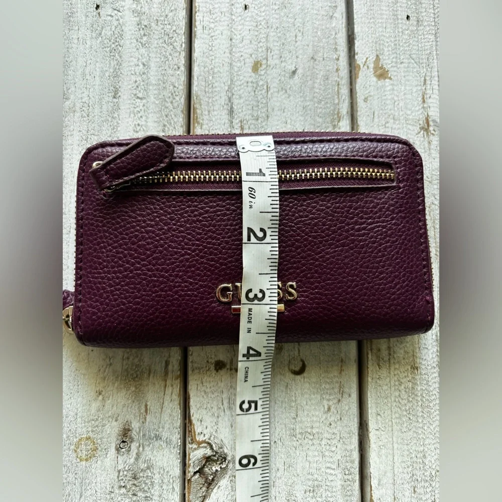 Guess classic zip