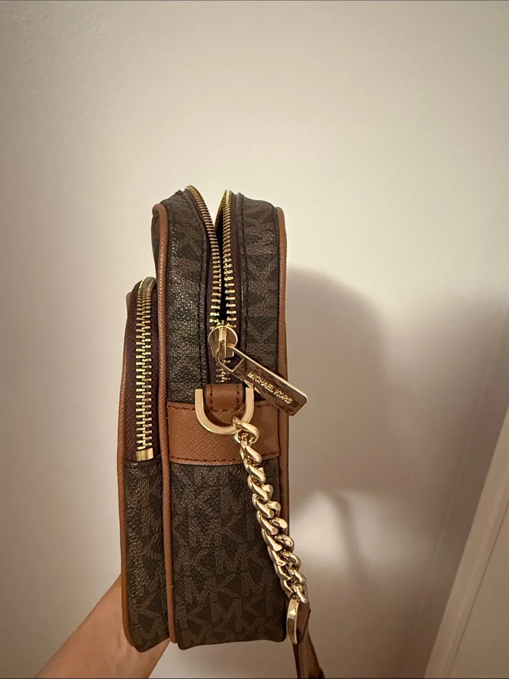 Michael Kors signature mk