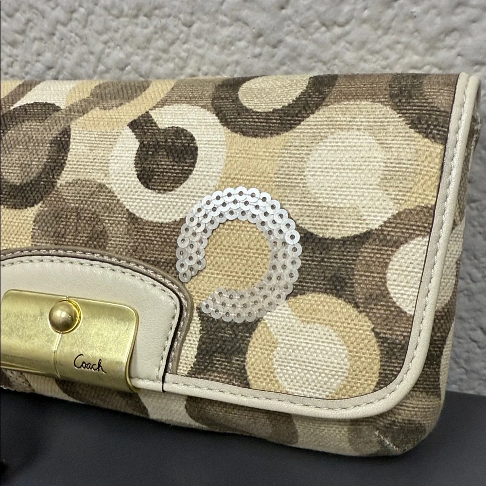 Coach Kristin Opt Art  Brown Multicolor Patterned Wristlet Sequined Clutch