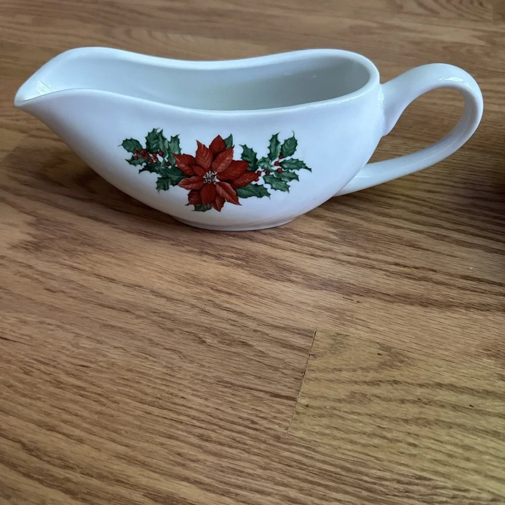 Hallmark‎ Gravy Boat Poinsettia & Holly Design HLM2 Pattern Christmas Serving
