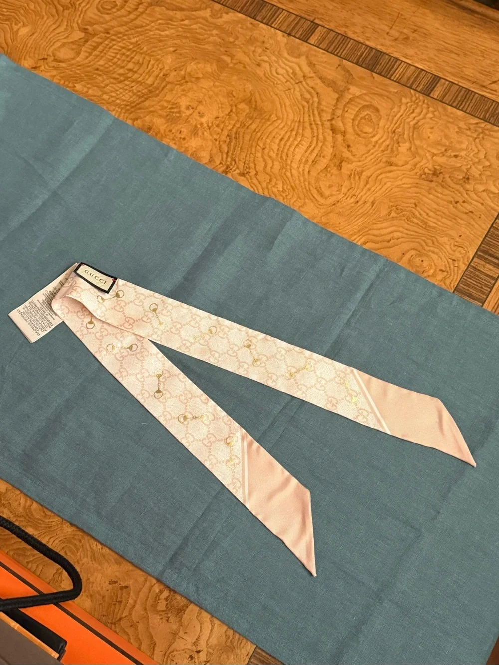 Gucci silk twilly