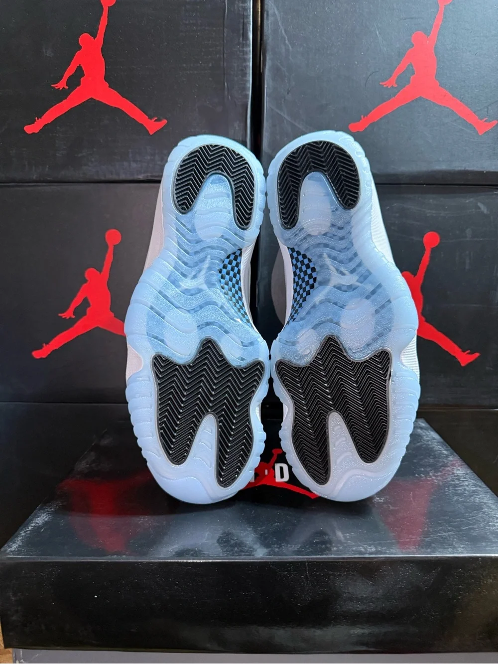 Jordan sleek white