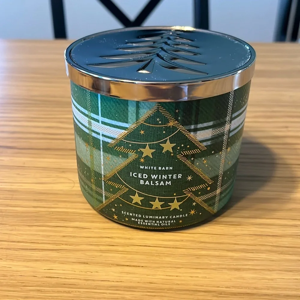 Bath & Body Works 3 Wick Candle. Iced Winter Balsam.