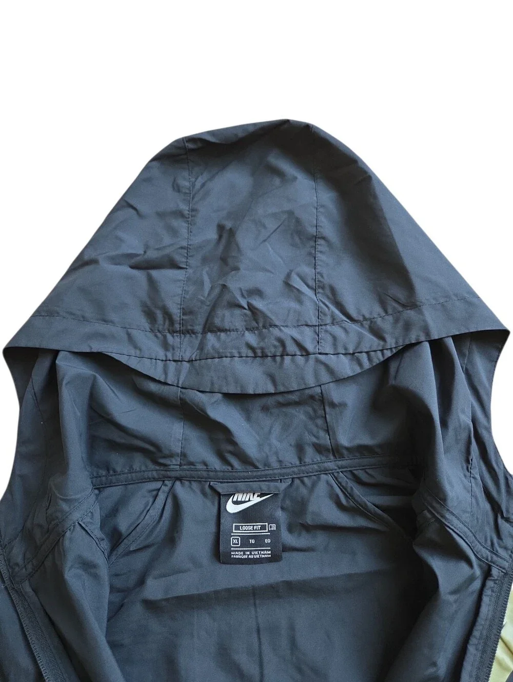 Nike windbreaker attached