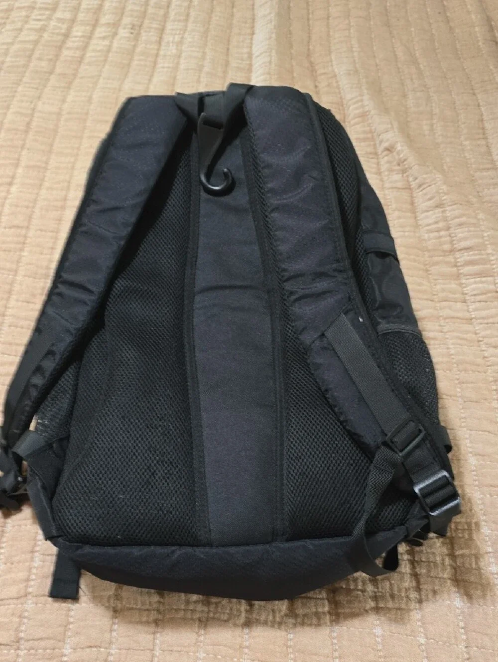 Staye durable black