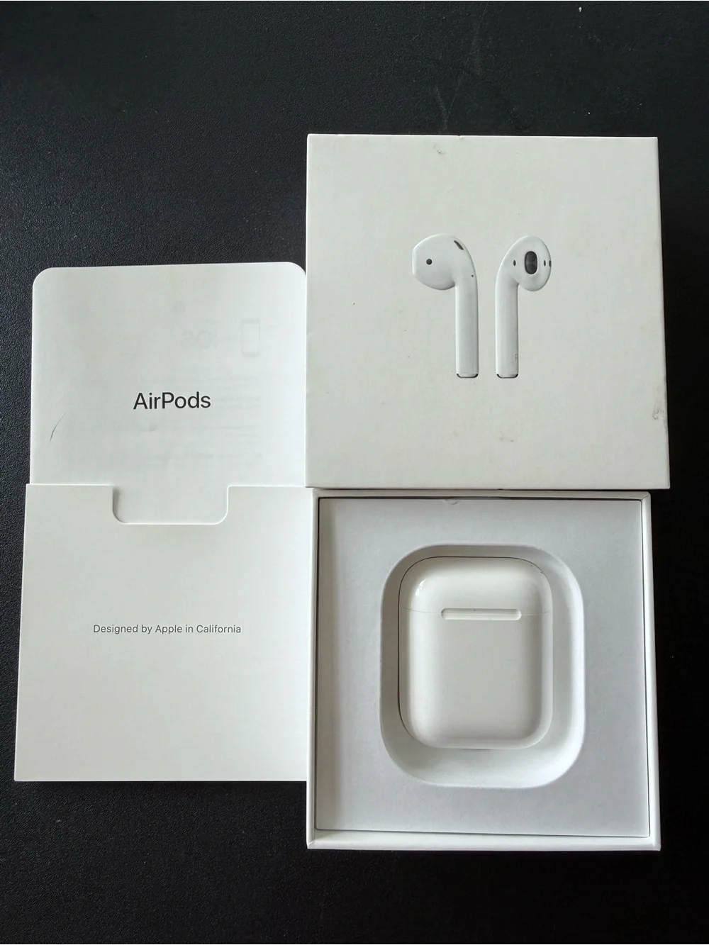 Apple AirPods 1st generation with Charging Case and Box