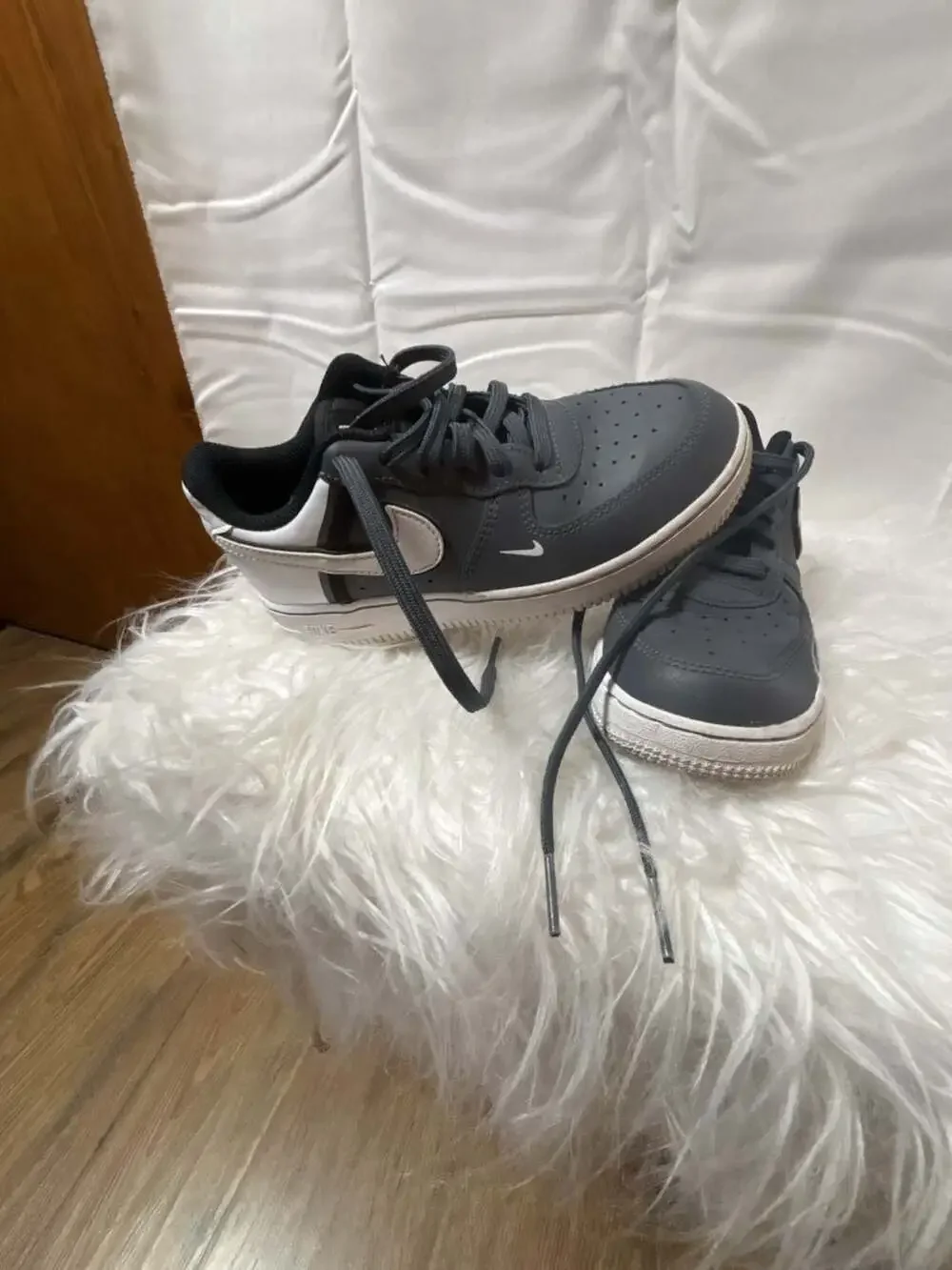 Nike scuffs wear force