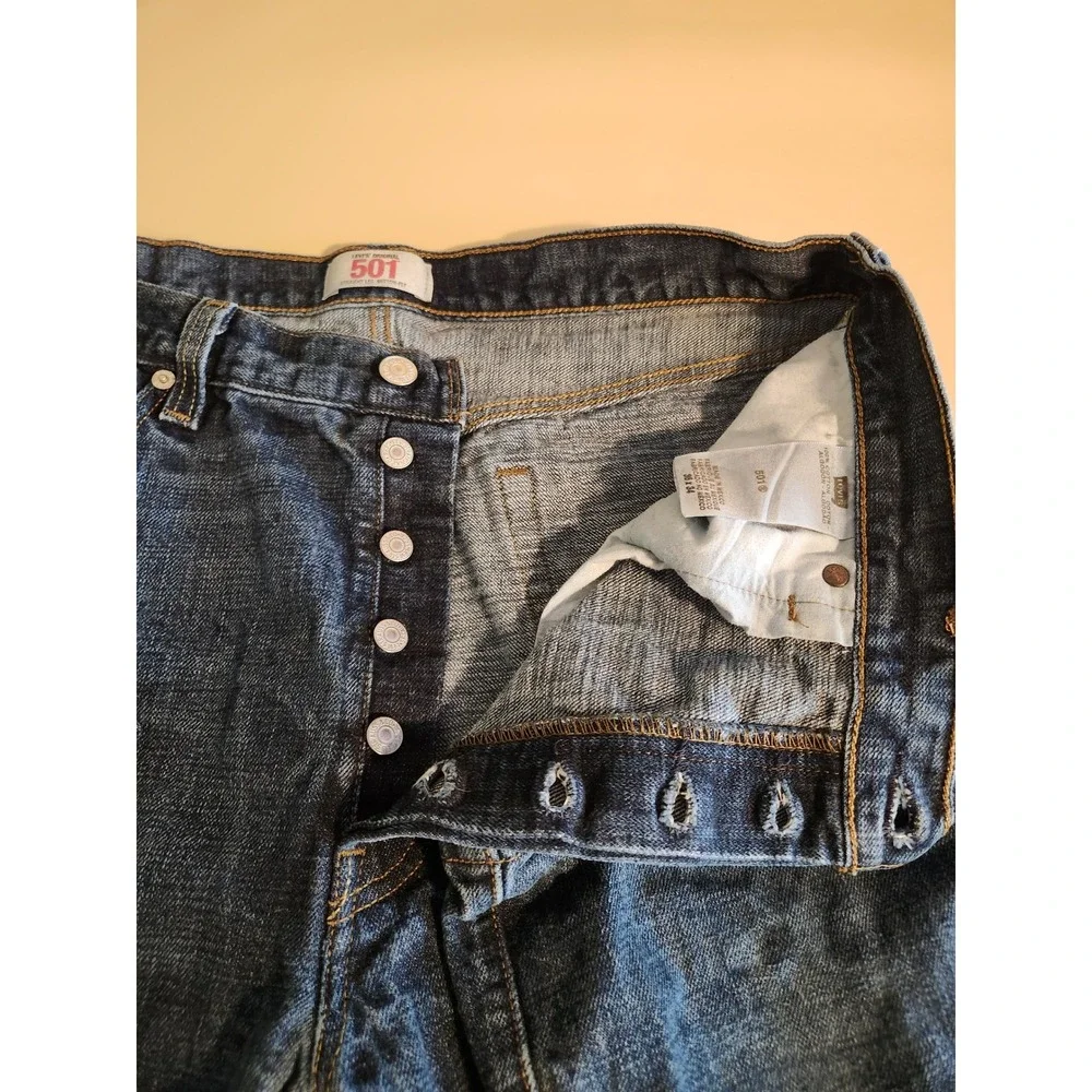 Levis step into