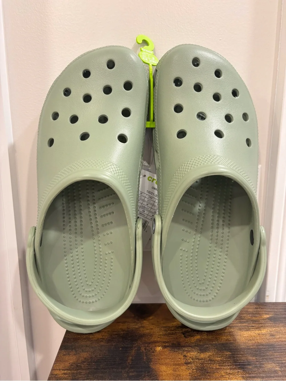 CROCS comfortable slip