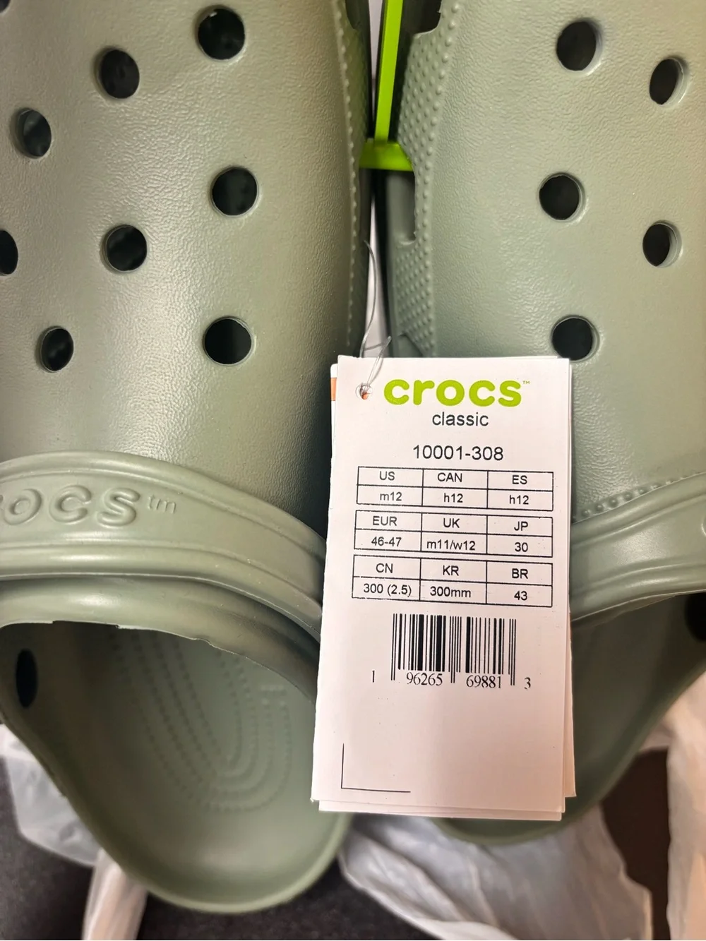 CROCS comfortable slip
