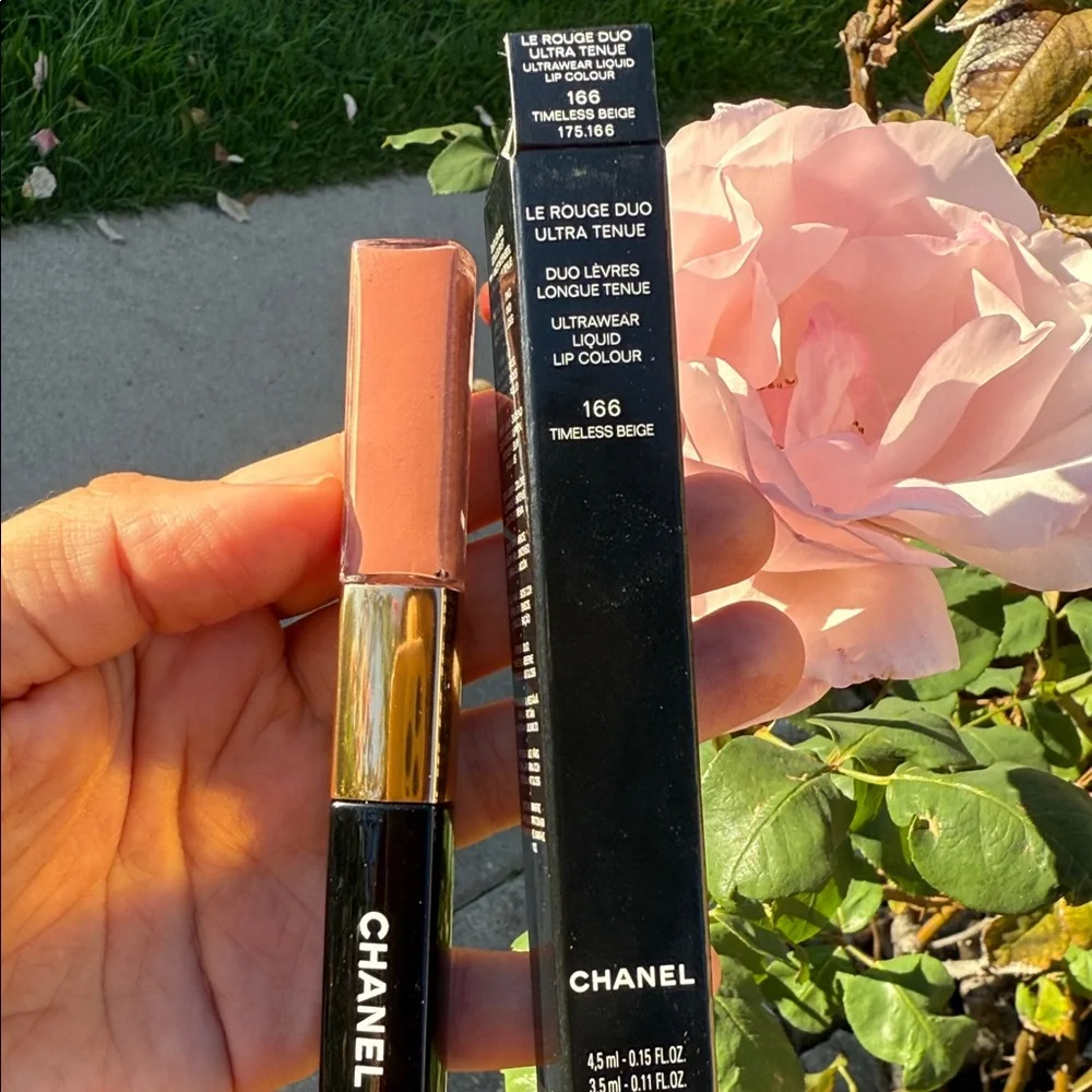 CHANEL discover dual