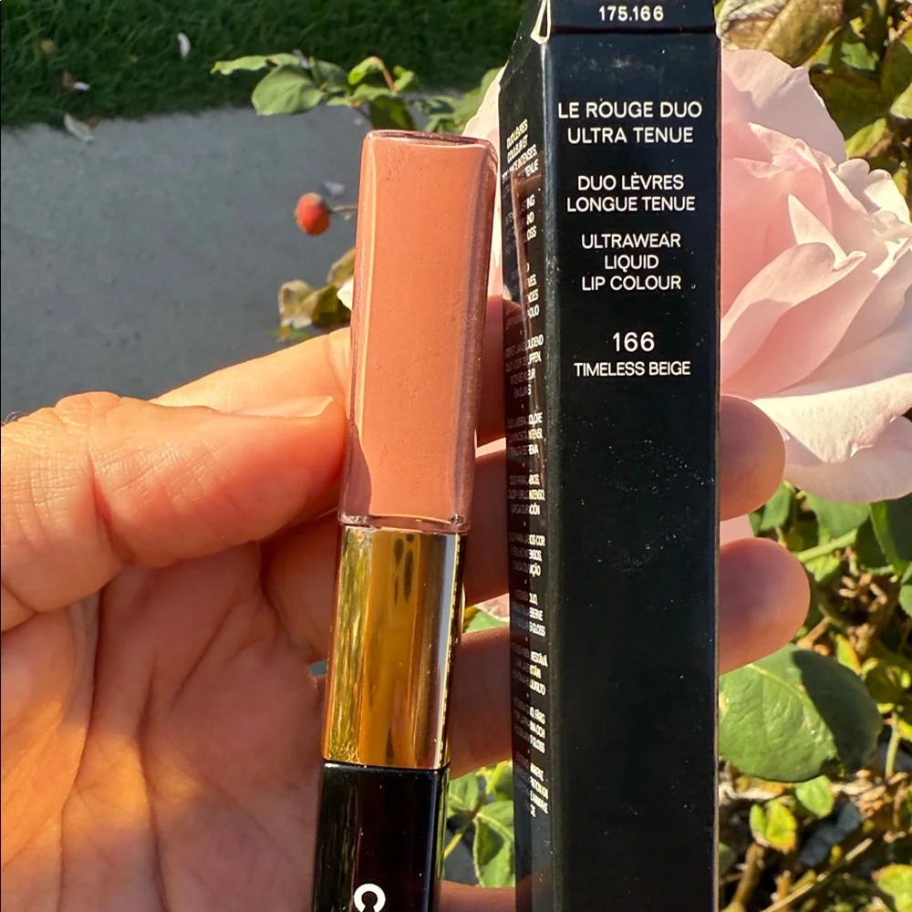 CHANEL discover dual