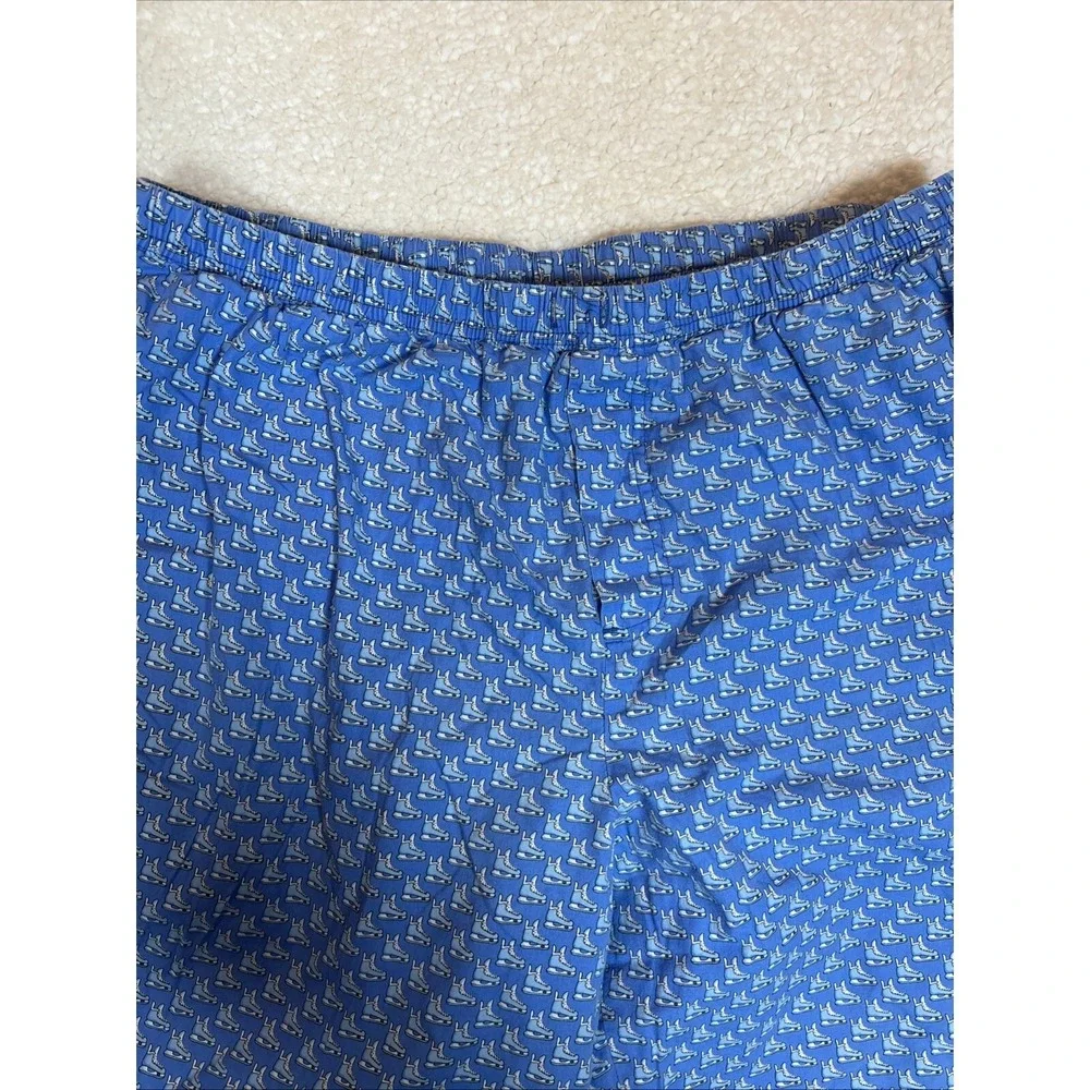 Vineyard Vines get ready