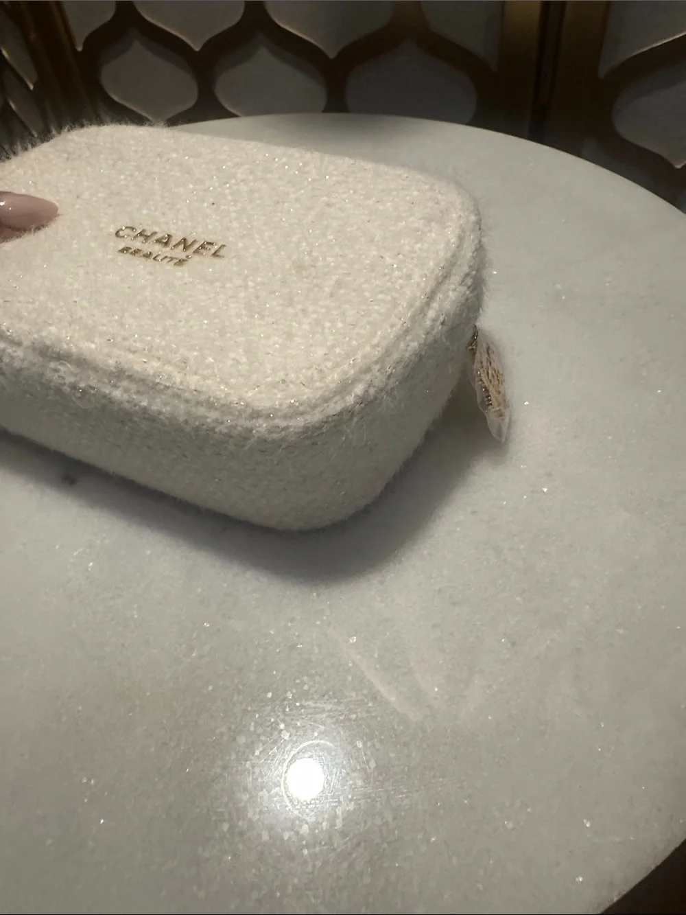CHANEL elegant pouch