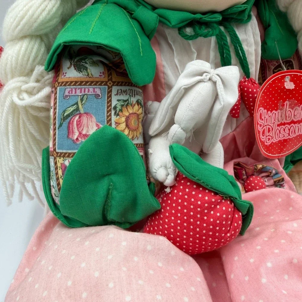 Strawberry Blossoms print plush wrap