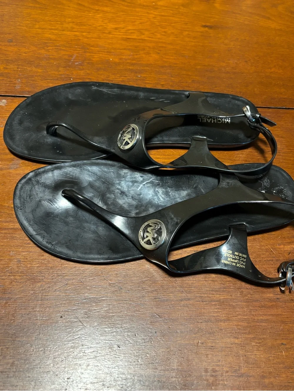 Michael Kors Women’s Black Jelly Thong Sandals Size 8M Style RD16A