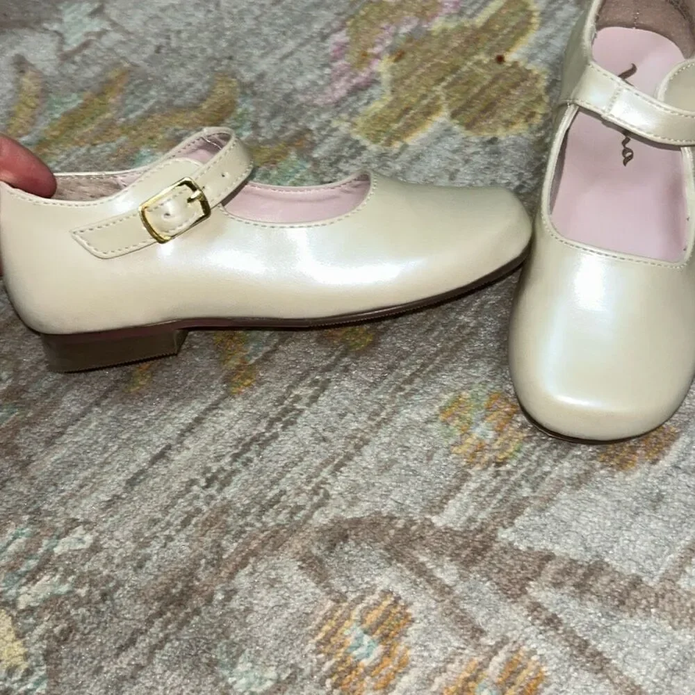 Nina pearl white