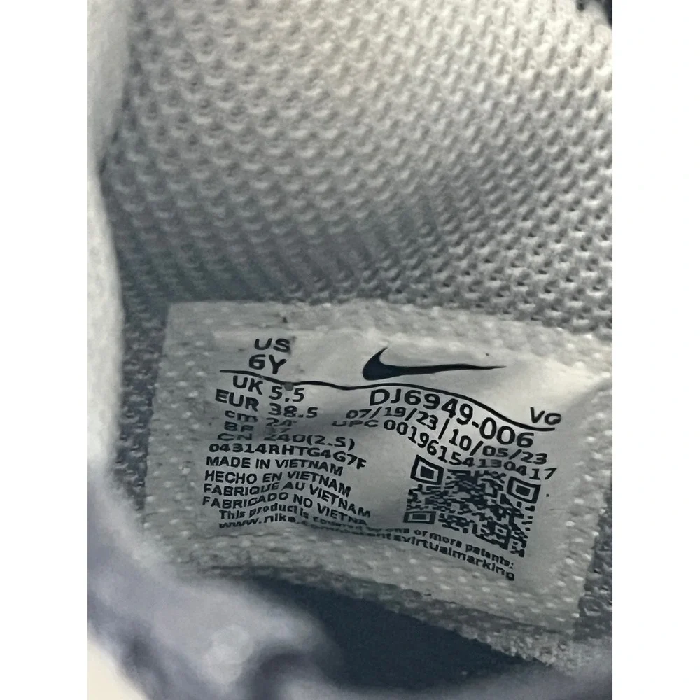 Nike acg colorway