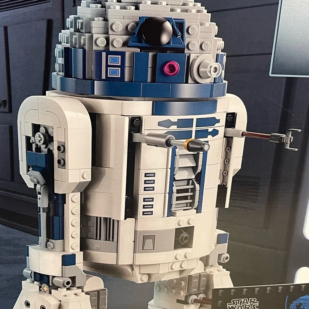 Lego build iconic