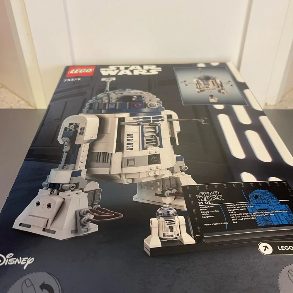 Lego build iconic