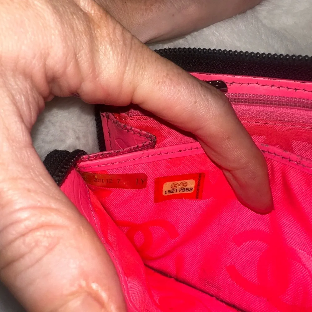 CHANEL quilted wallet