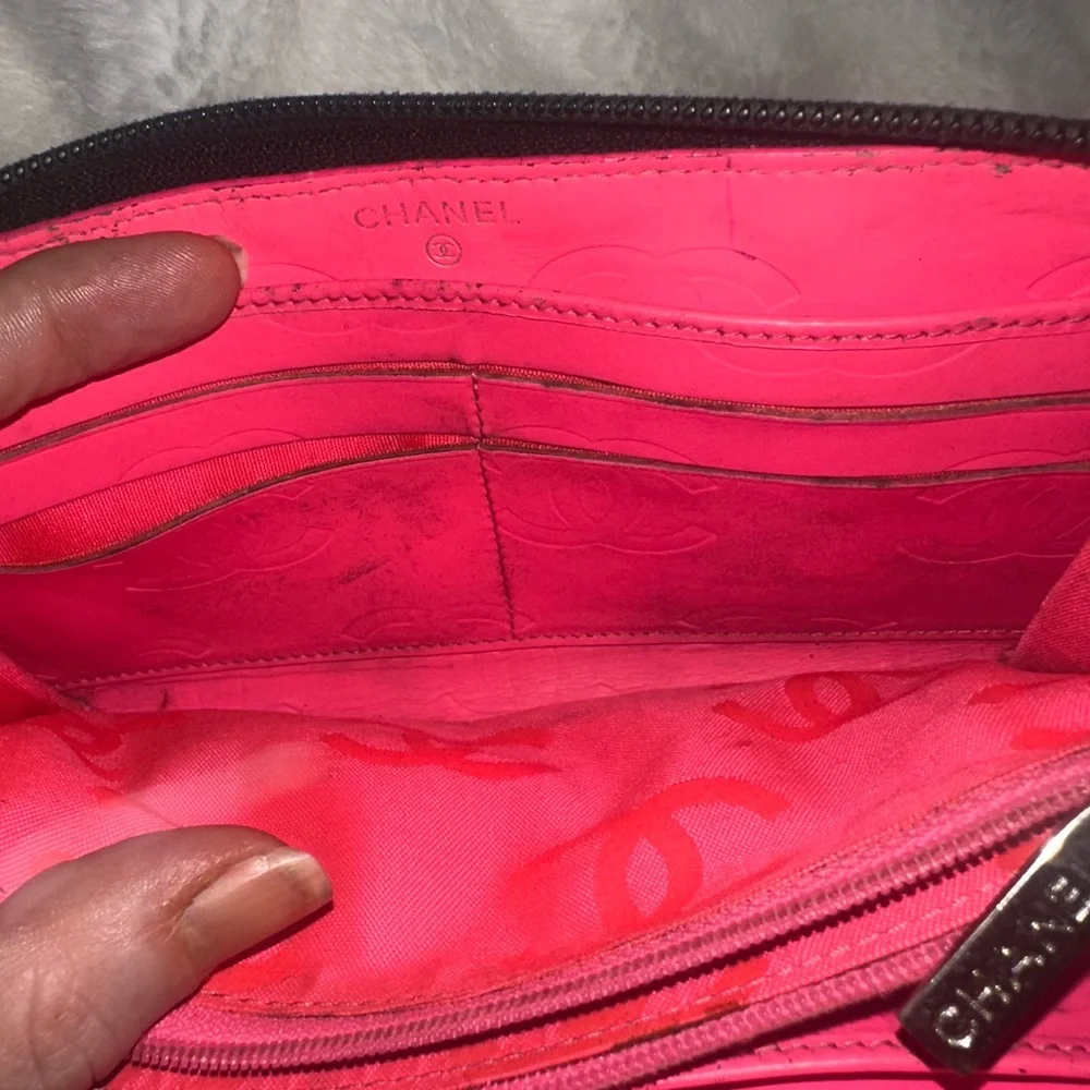 CHANEL quilted wallet