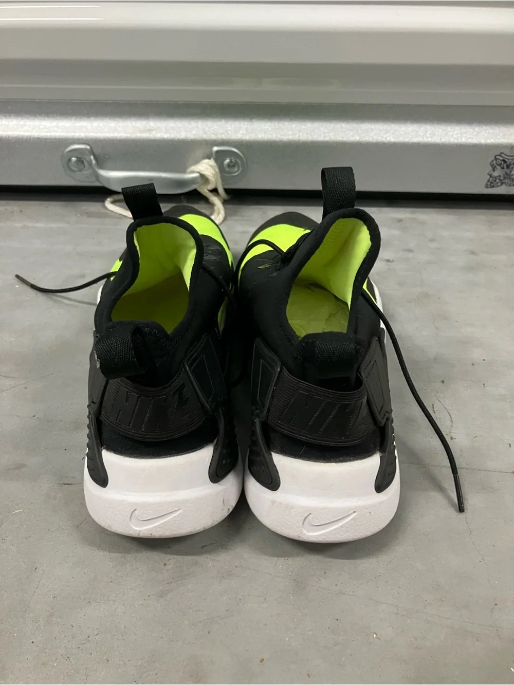 Nike great neon