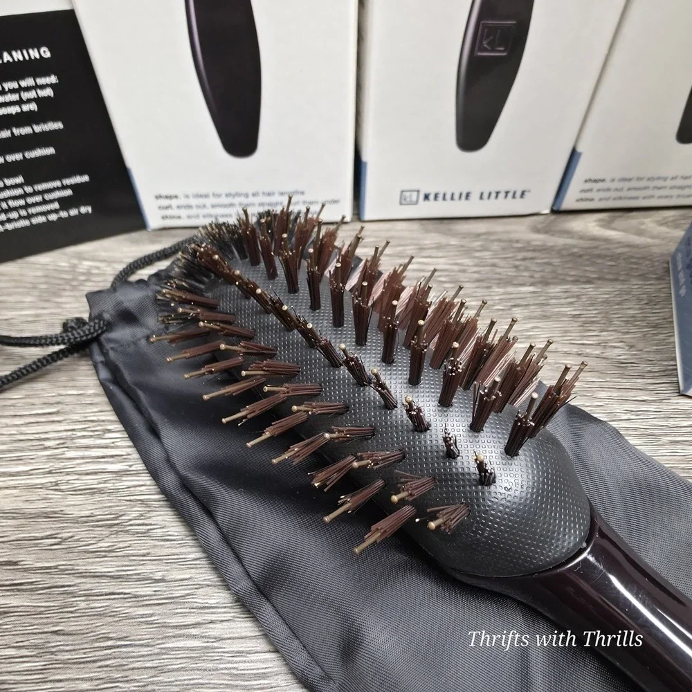 KELLIE LITTLE gym invigorating brush