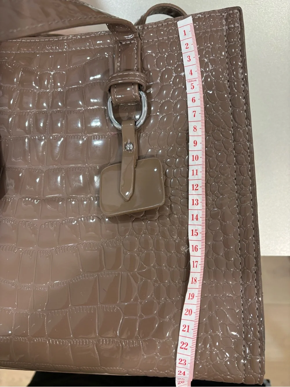 Roberto elegant structured