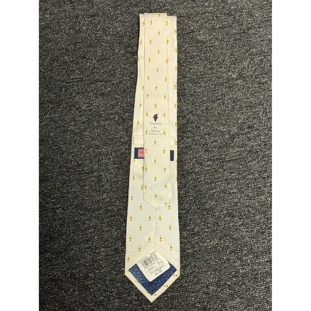Vineyard Vines nwt flaw