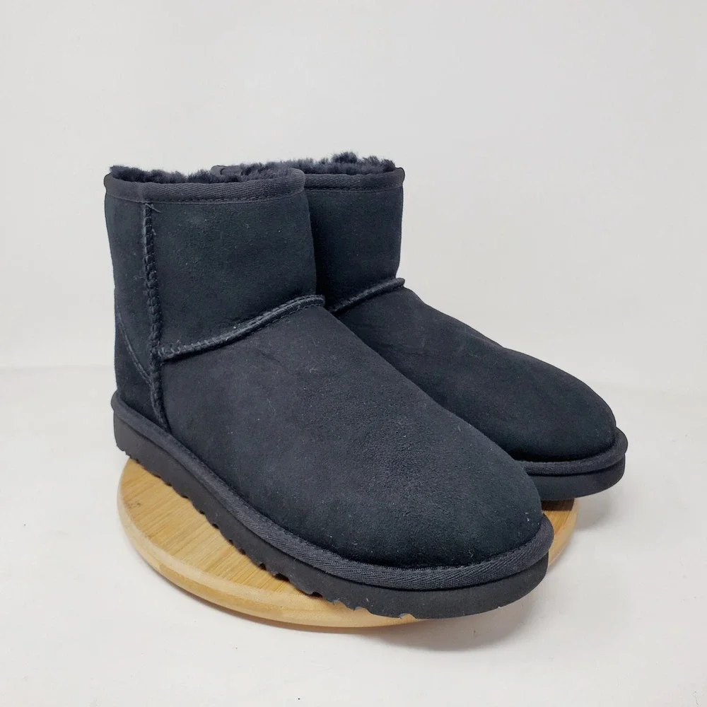 UGG classic mini
