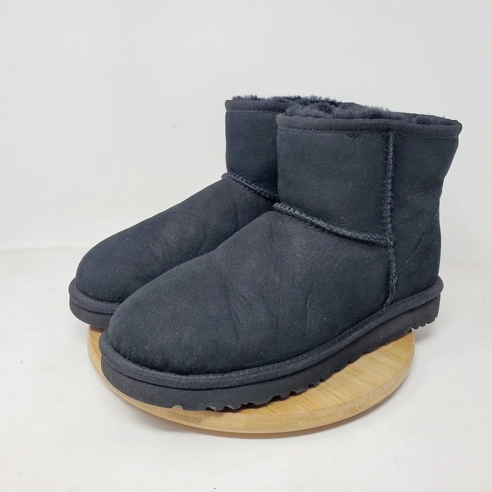UGG classic mini
