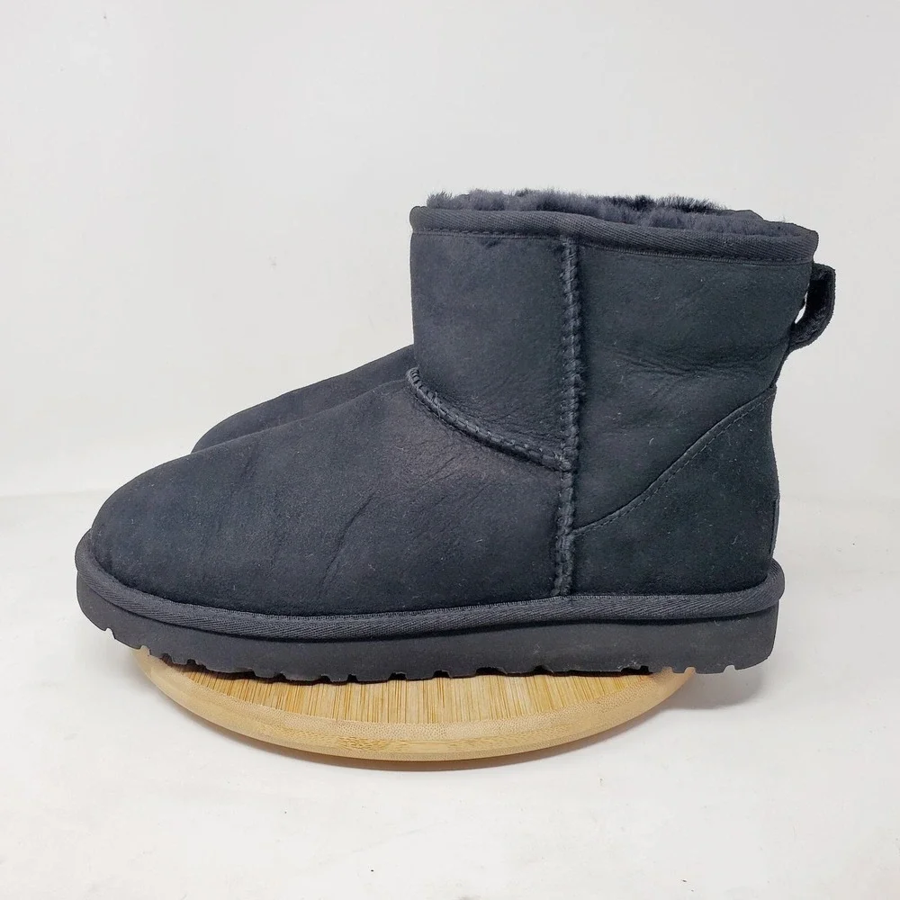 UGG classic mini