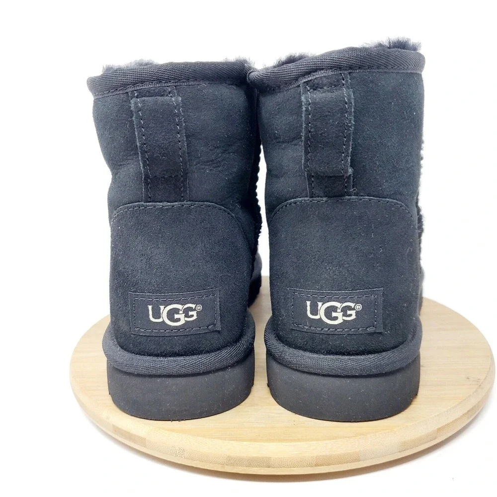 UGG classic mini