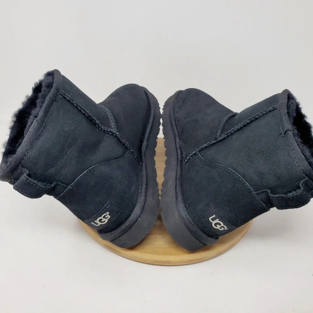 UGG classic mini