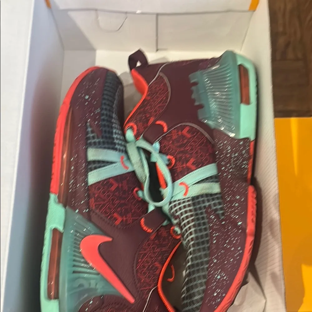 Nike stylish sneakers