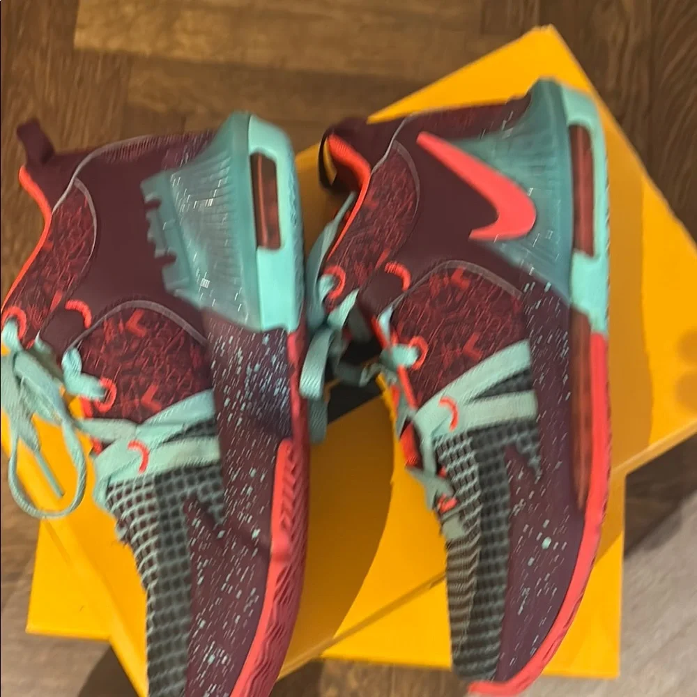 Nike stylish sneakers