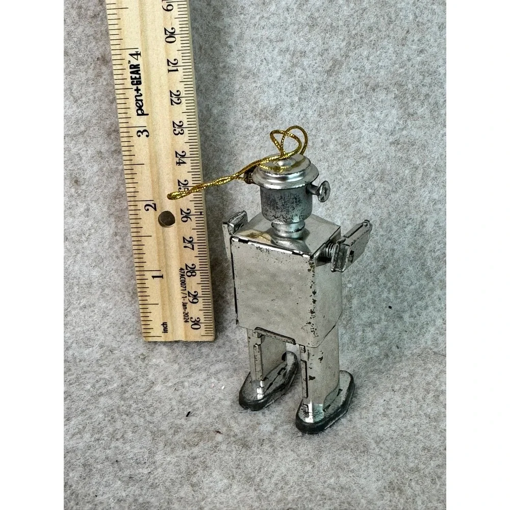 N/A unique items adorning