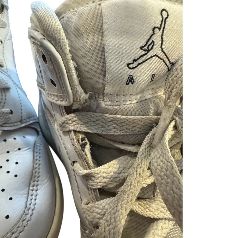 Kids Nike Air Jordan 1 Mid GS White Sneakers Size 4.5Y‎
