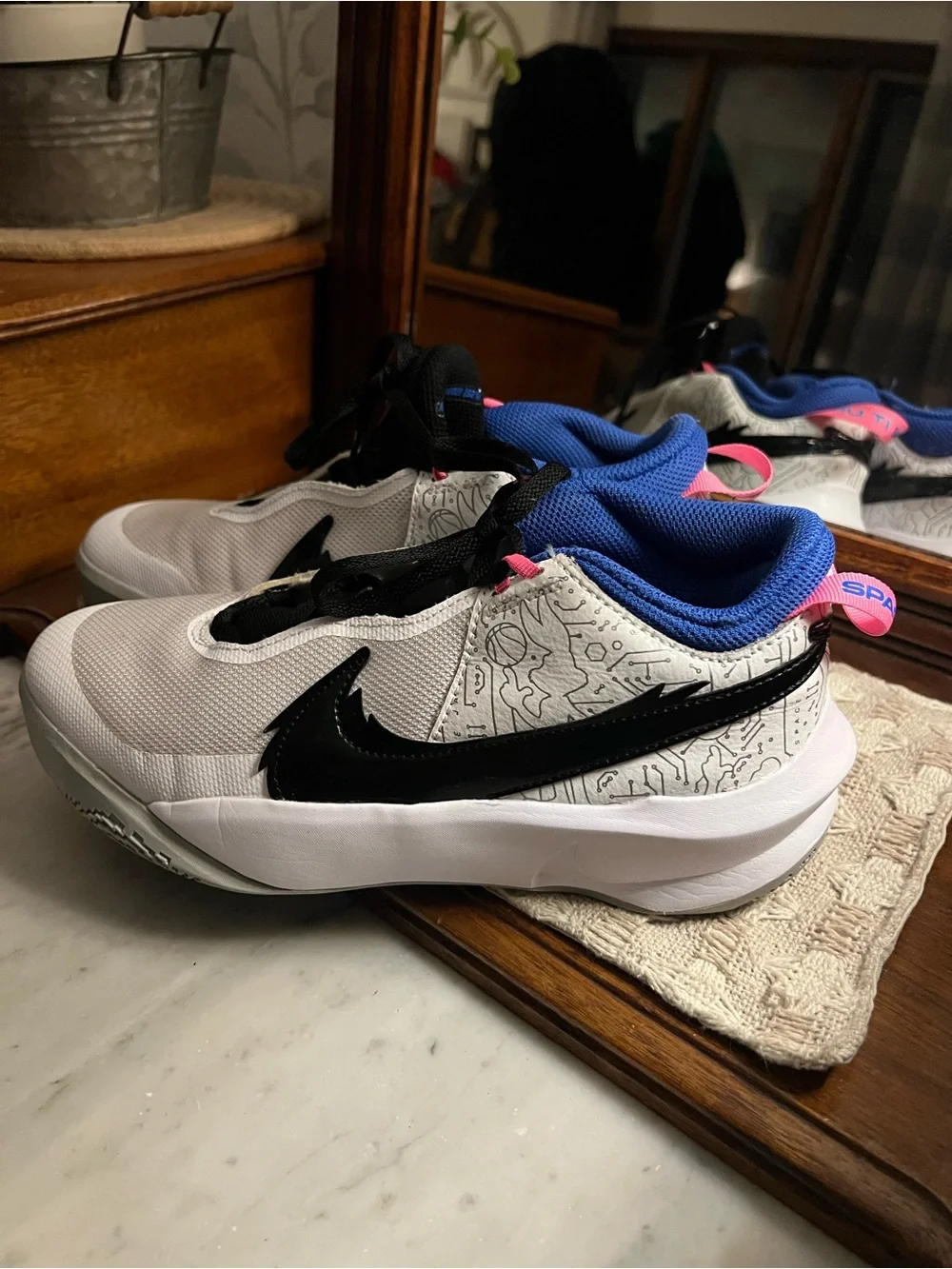NIKE Team Hustle D10 SE Space Jam Basketball Sneakers White Blue Pink Girl's 5.5
