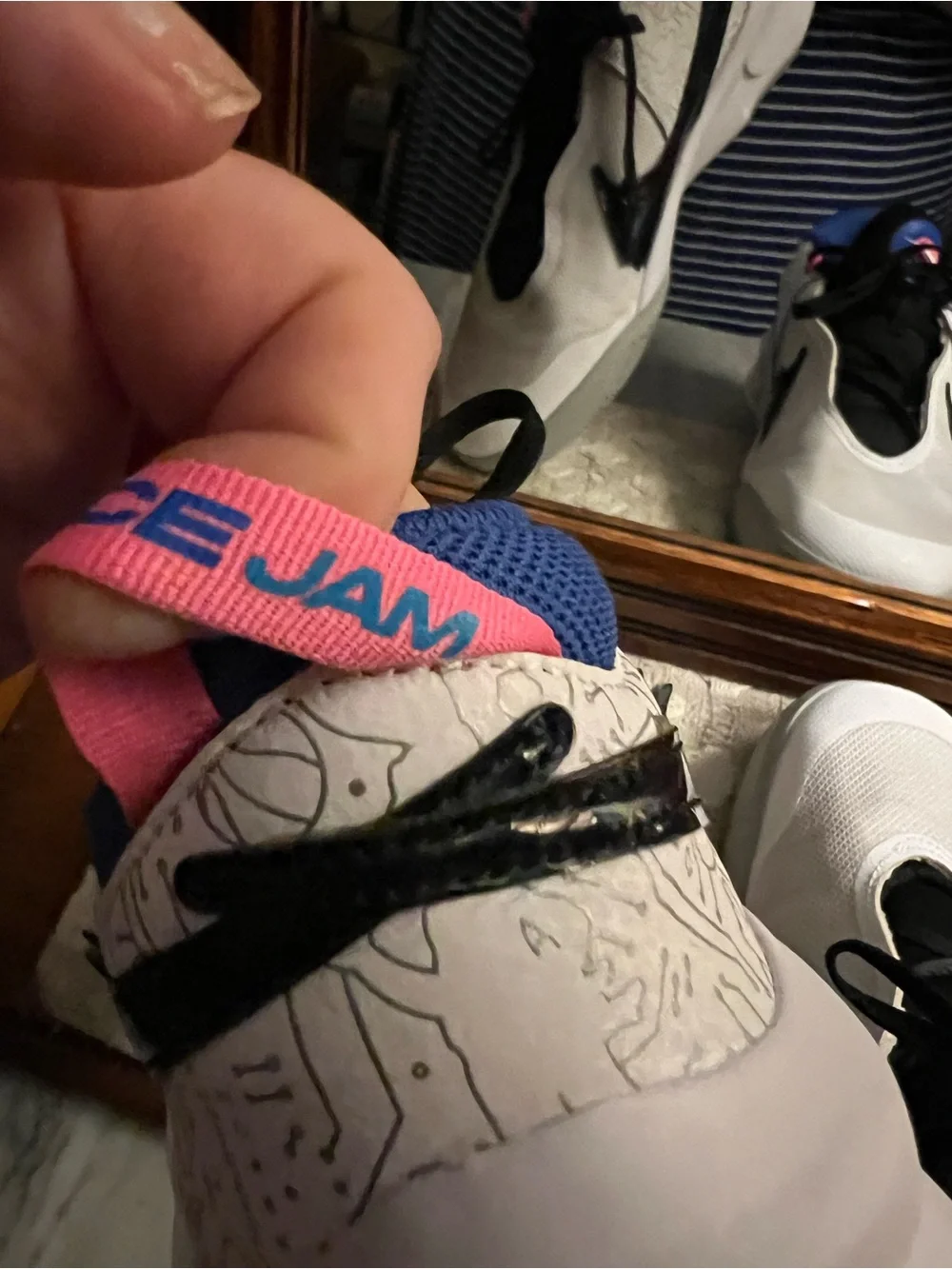 NIKE Team Hustle D10 SE Space Jam Basketball Sneakers White Blue Pink Girl's 5.5