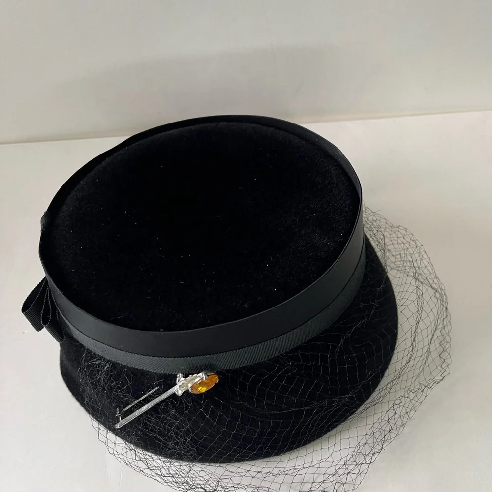 Vintage Peachbloom Velour Ladies Hat Union Made Size Medium Black with hatpin