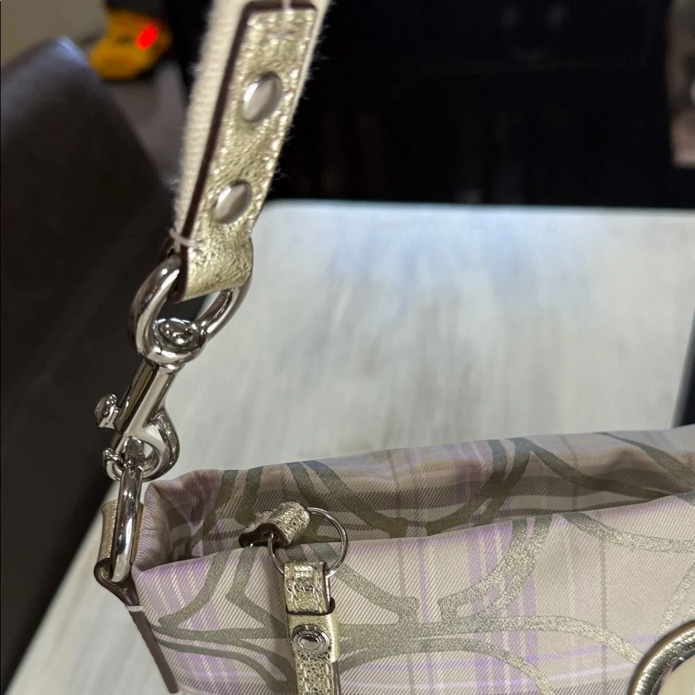 Coach elegant shoulder
