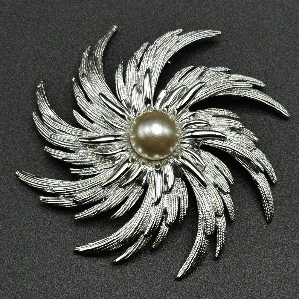 Vintage Sarah Coventry Silver Tone Swirl Sunburst Faux Pearl Brooch Signed Pin