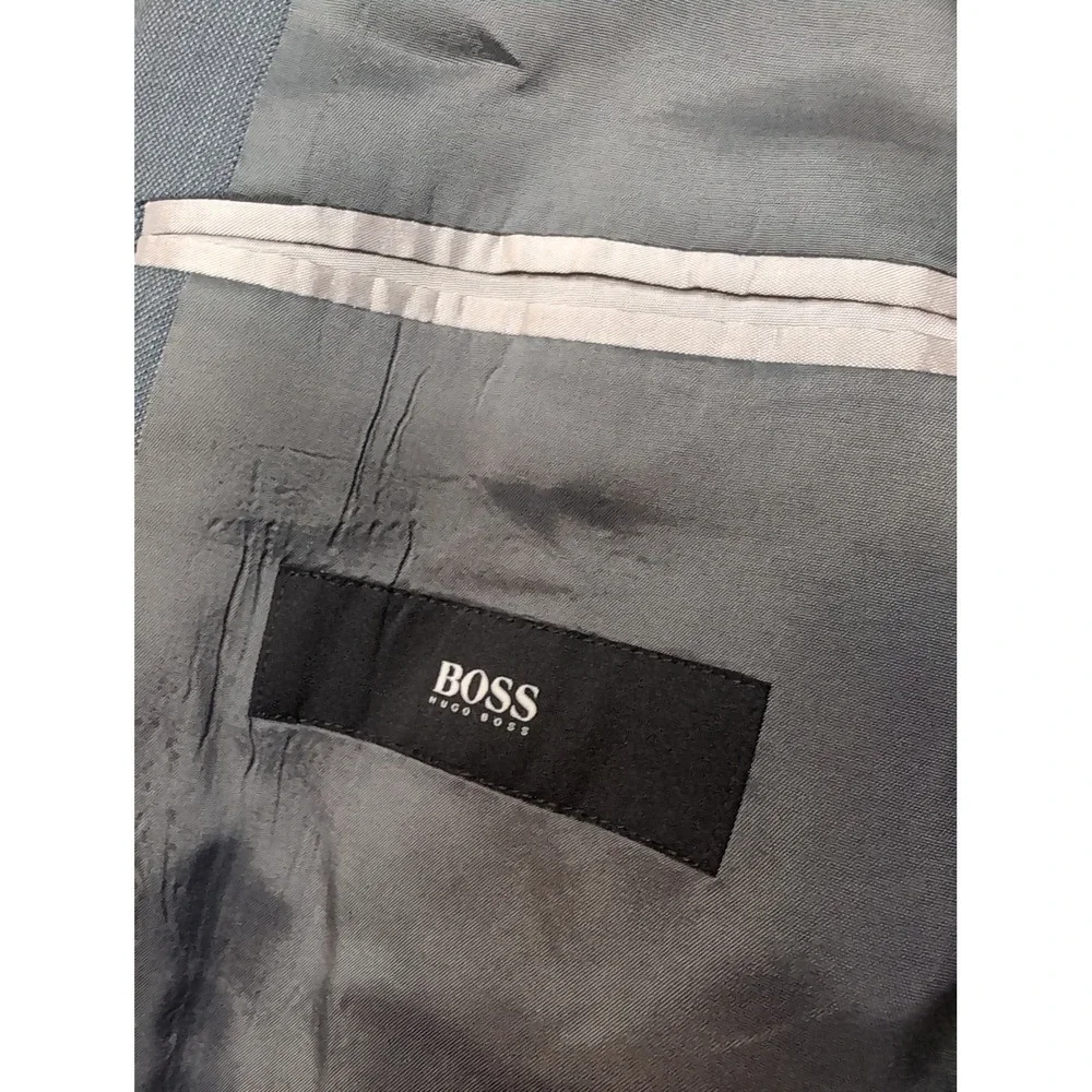 Hugo Boss breasted features hugo