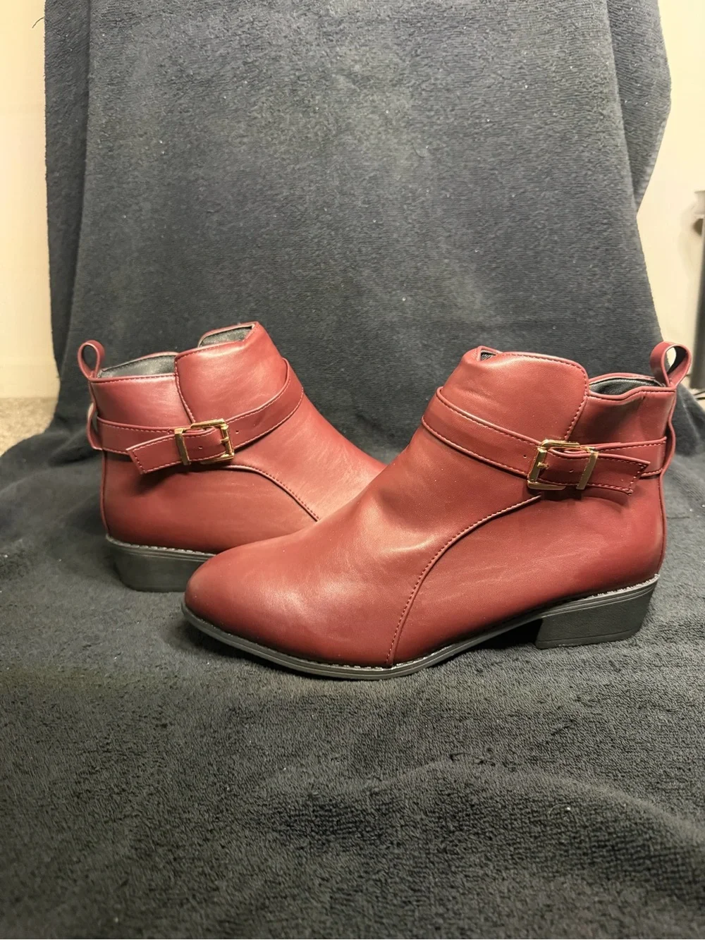 N/A gold casual