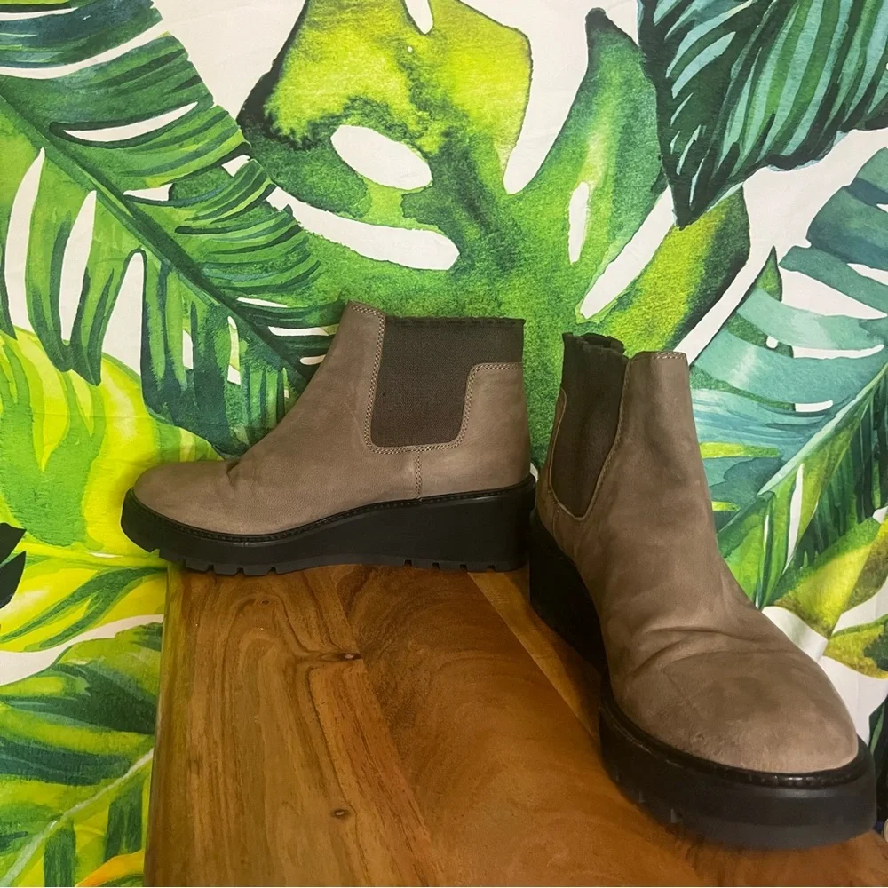 Eileen Fisher scuffs home